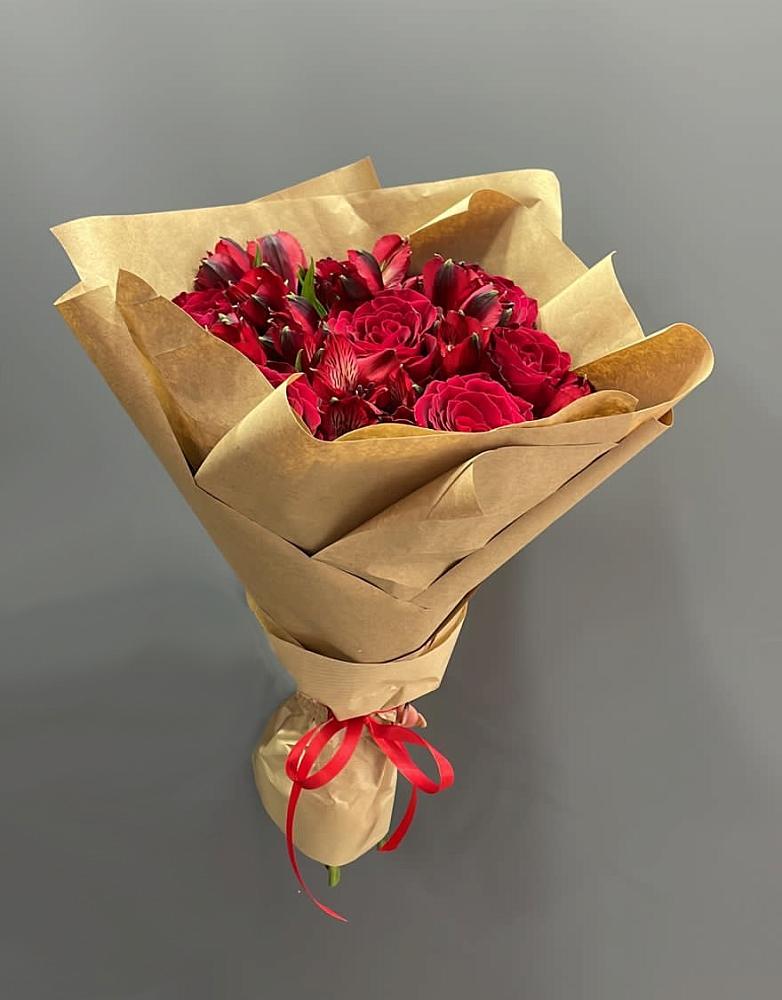 Букет цветов из: Альстромерии и Розы в Поназырево