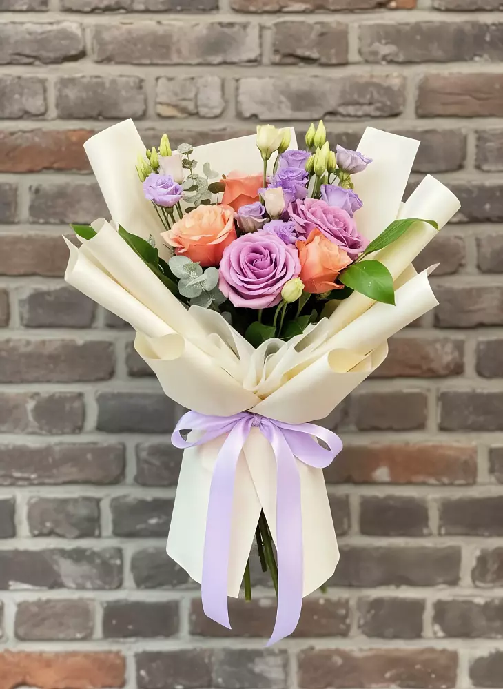 Букет цветов из: Лизиантусы и Розы в Поназырево