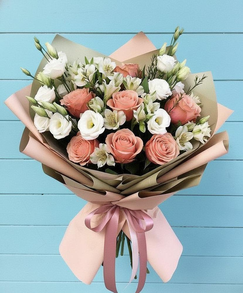 Букет цветов из: Розы, Альстромерии и Лизиантусы в Поназырево