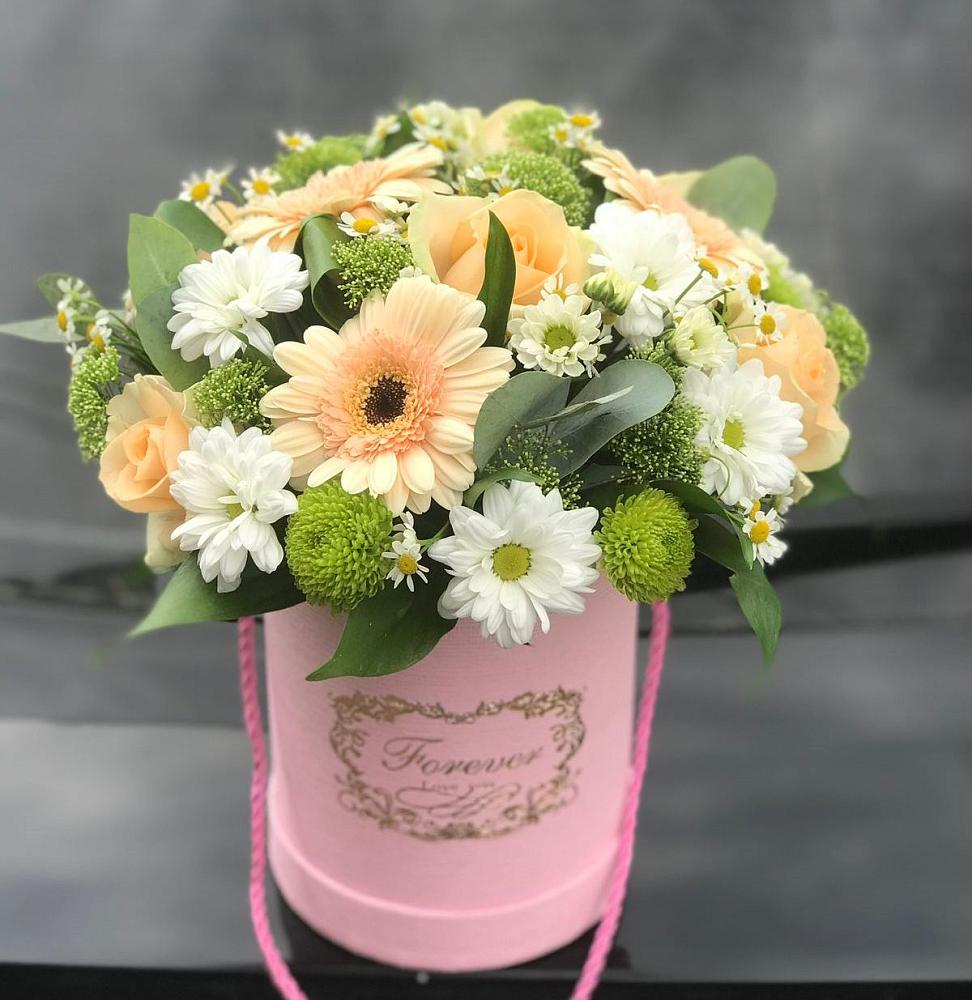 Цветочная композиция из Розы, Герберы и Хризантемы в шляпной коробке в Поназырево